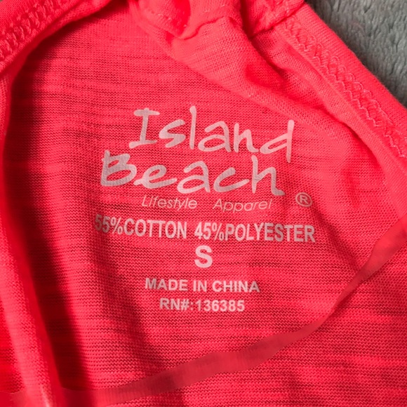 Hot pink top - Picture 3 of 4